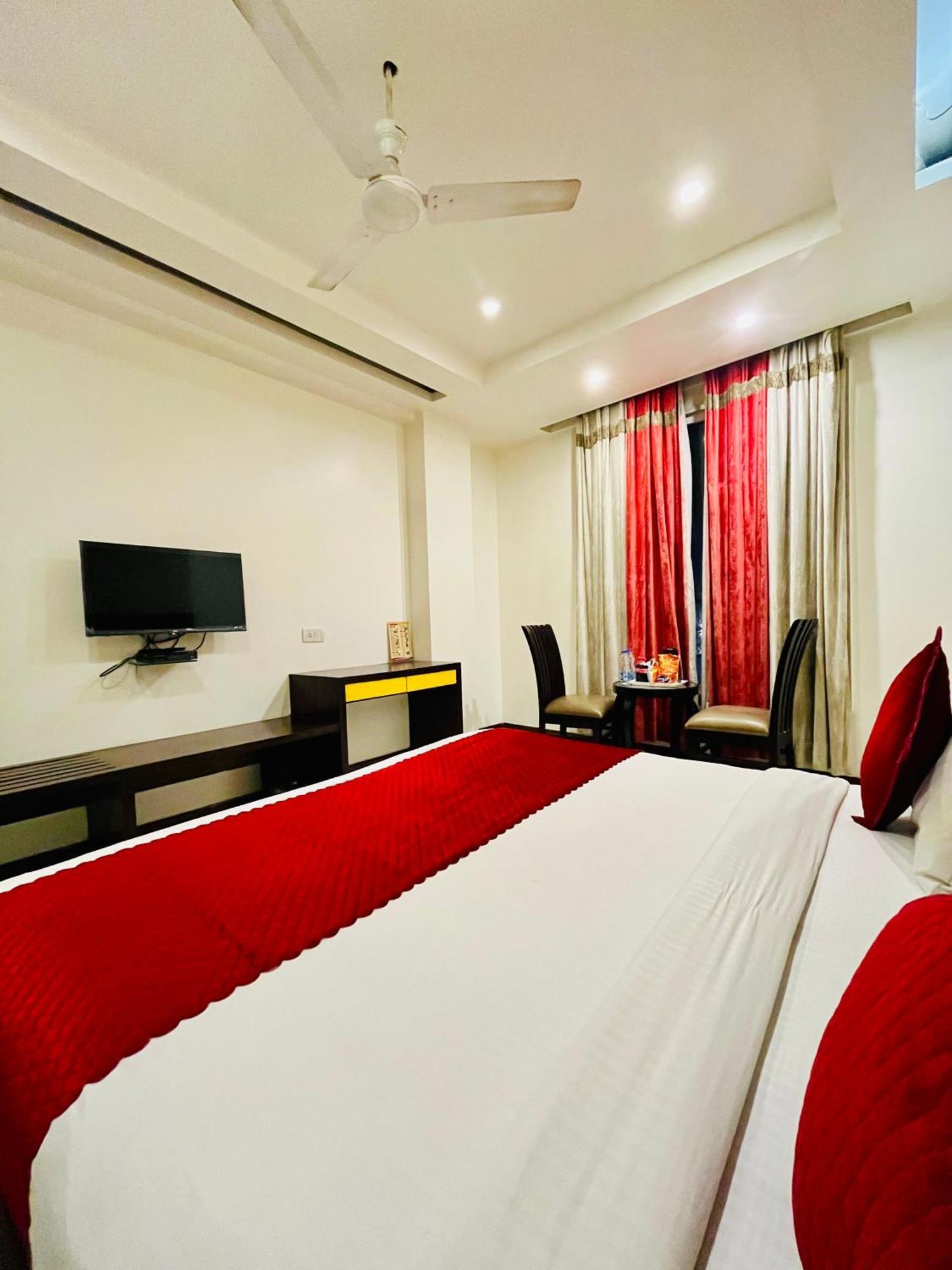 Frankstay -Le Unit By Worth Yeni Delhi Dış mekan fotoğraf