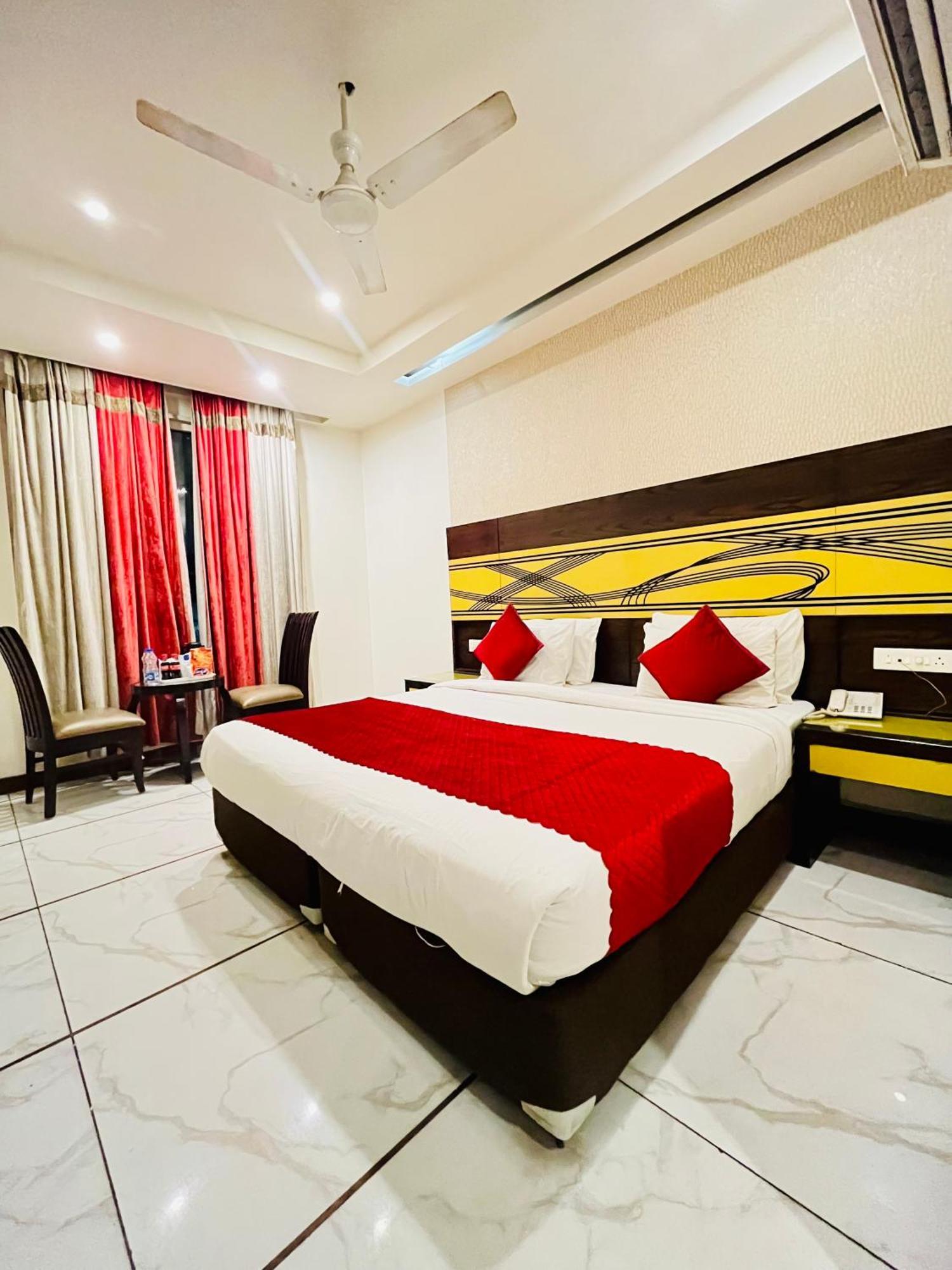 Frankstay -Le Unit By Worth Yeni Delhi Dış mekan fotoğraf