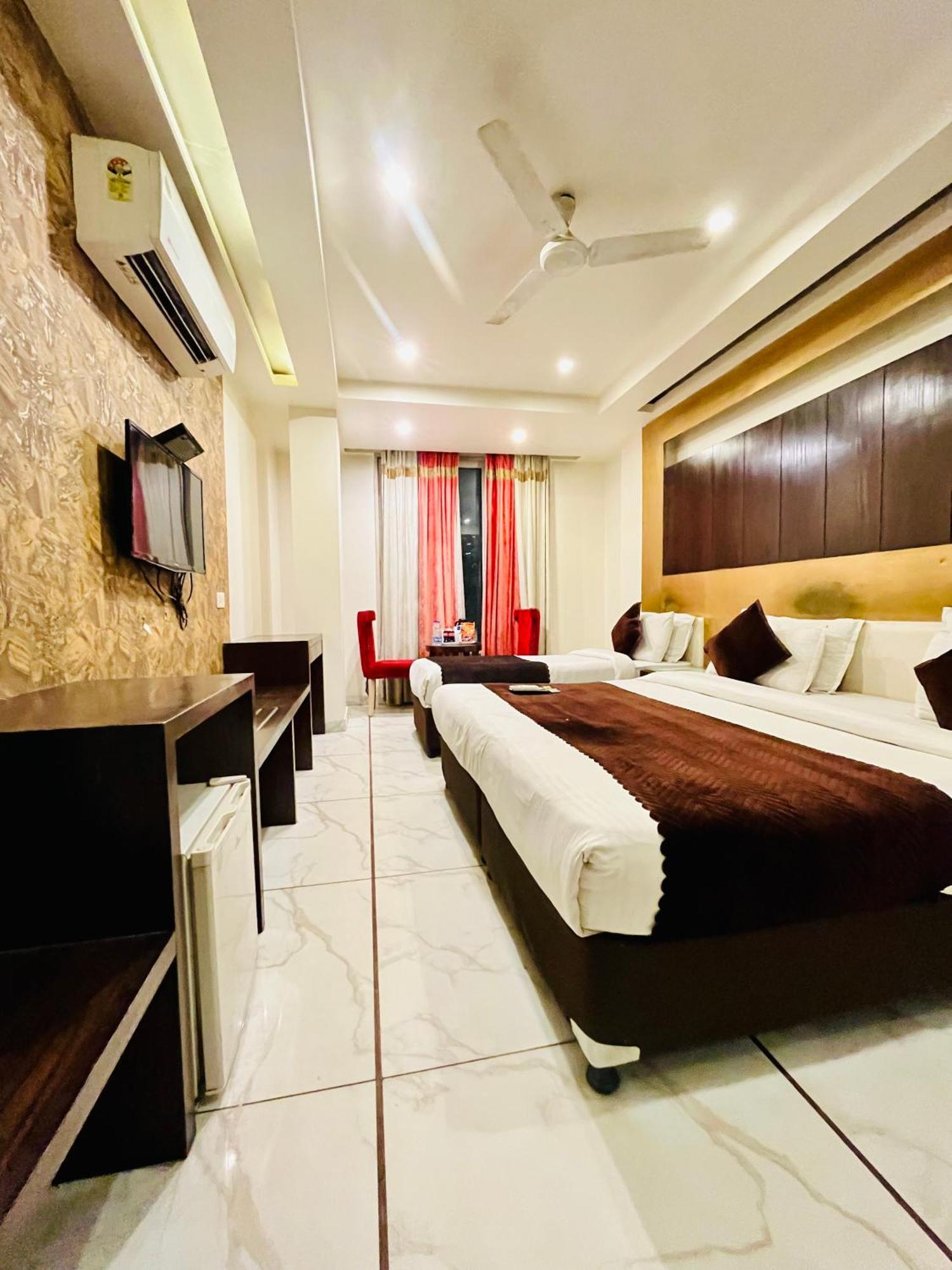 Frankstay -Le Unit By Worth Yeni Delhi Dış mekan fotoğraf