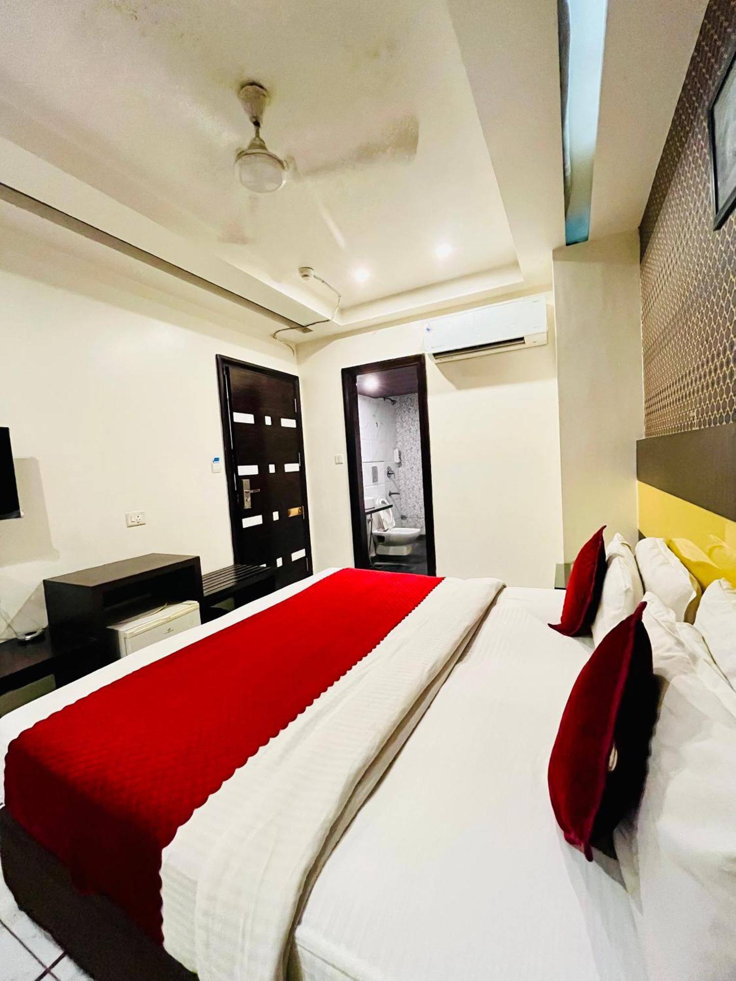 Frankstay -Le Unit By Worth Yeni Delhi Dış mekan fotoğraf