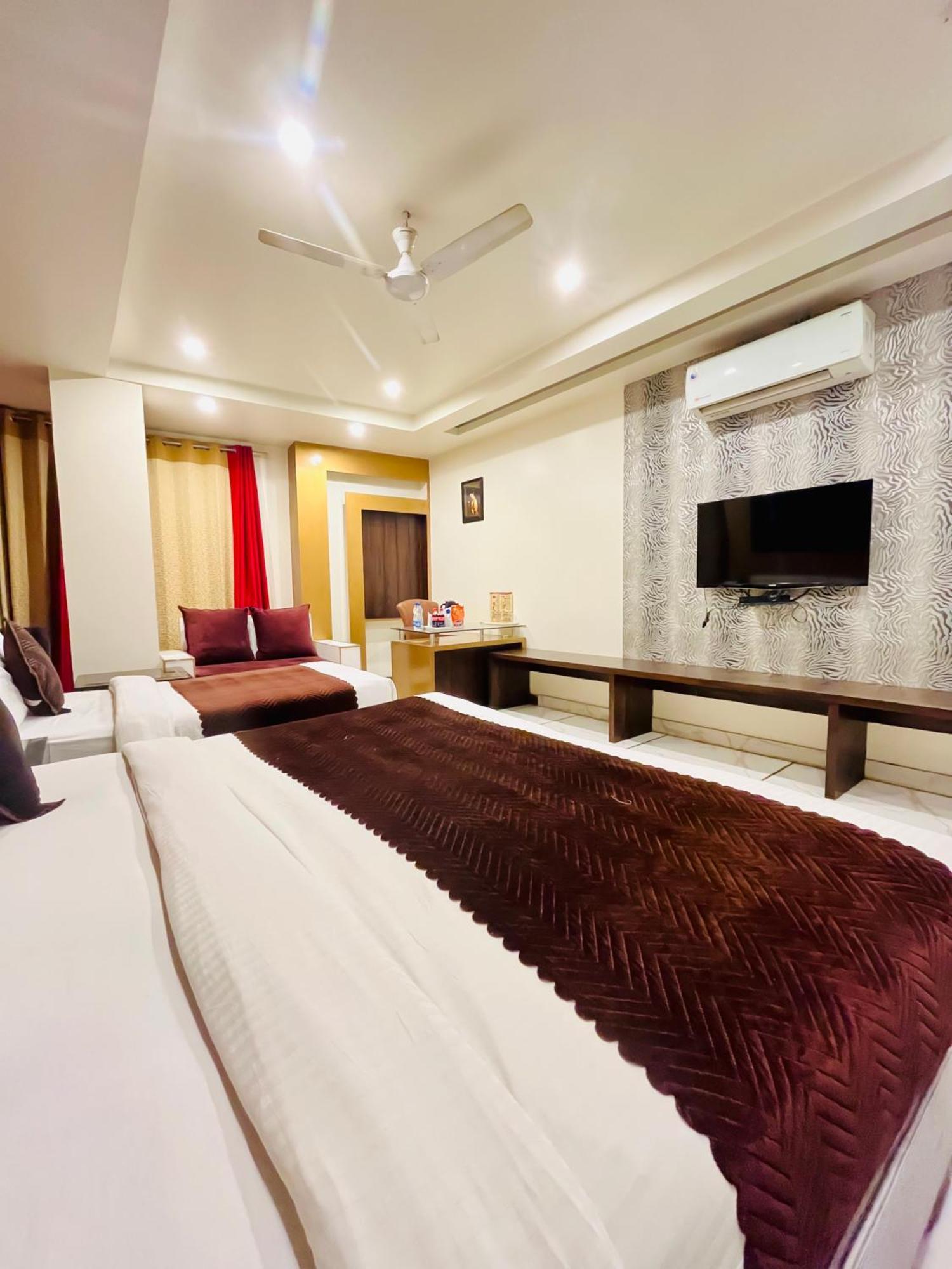 Frankstay -Le Unit By Worth Yeni Delhi Dış mekan fotoğraf
