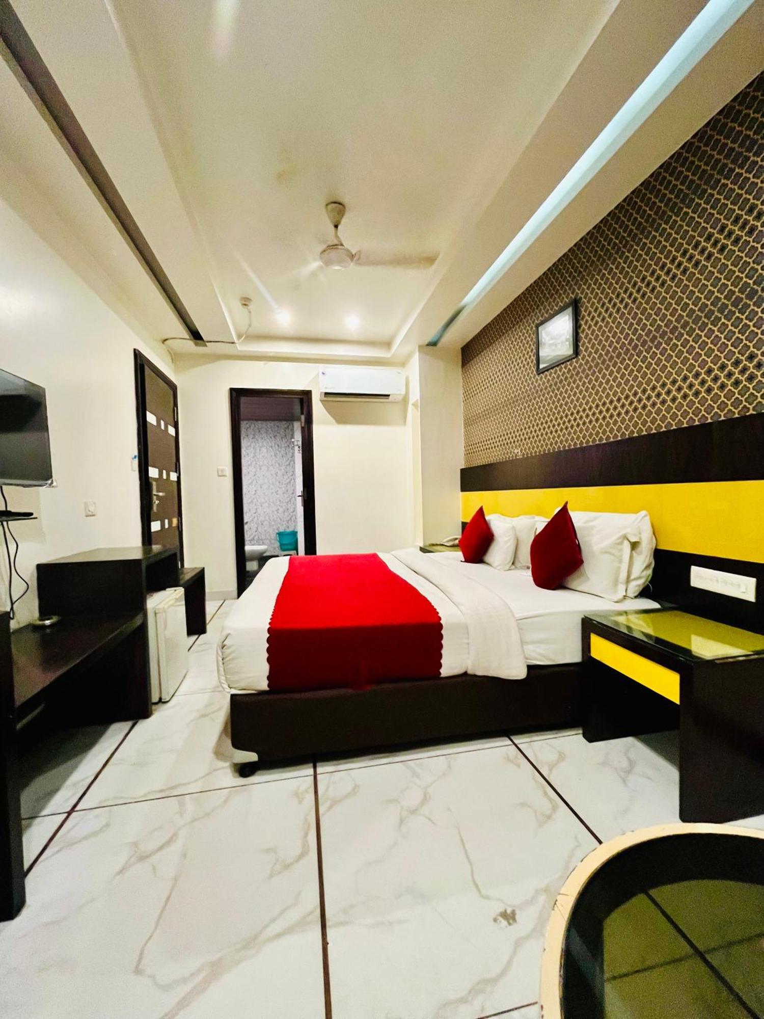 Frankstay -Le Unit By Worth Yeni Delhi Dış mekan fotoğraf