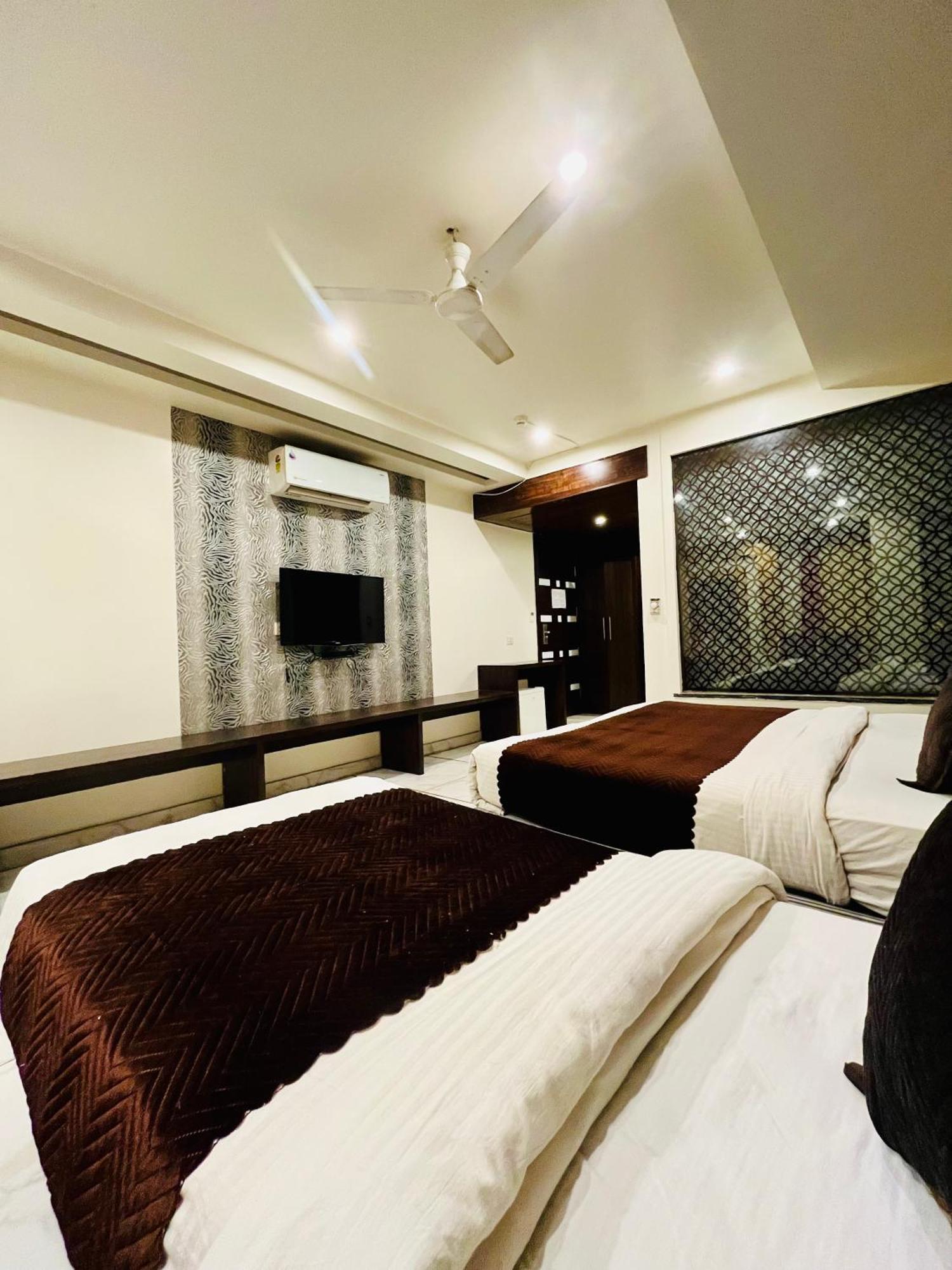 Frankstay -Le Unit By Worth Yeni Delhi Dış mekan fotoğraf