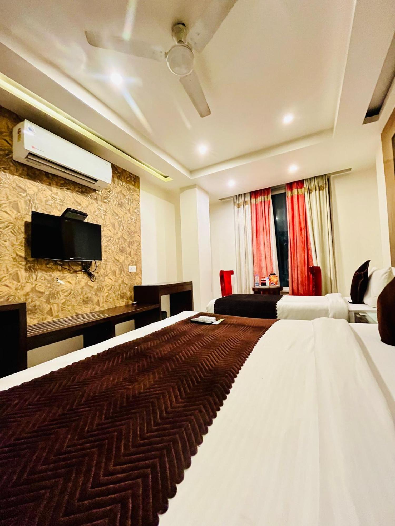 Frankstay -Le Unit By Worth Yeni Delhi Dış mekan fotoğraf
