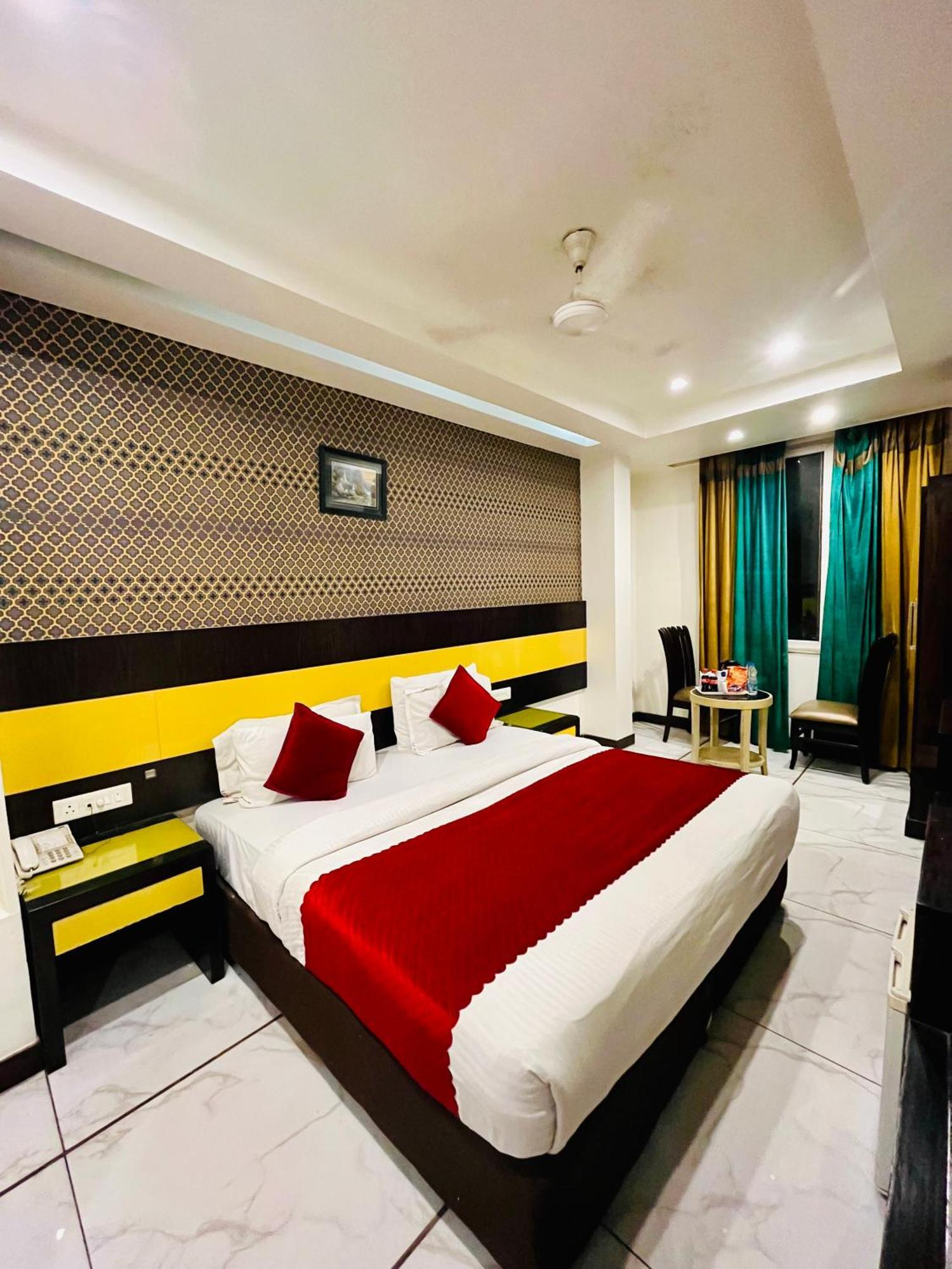 Frankstay -Le Unit By Worth Yeni Delhi Dış mekan fotoğraf